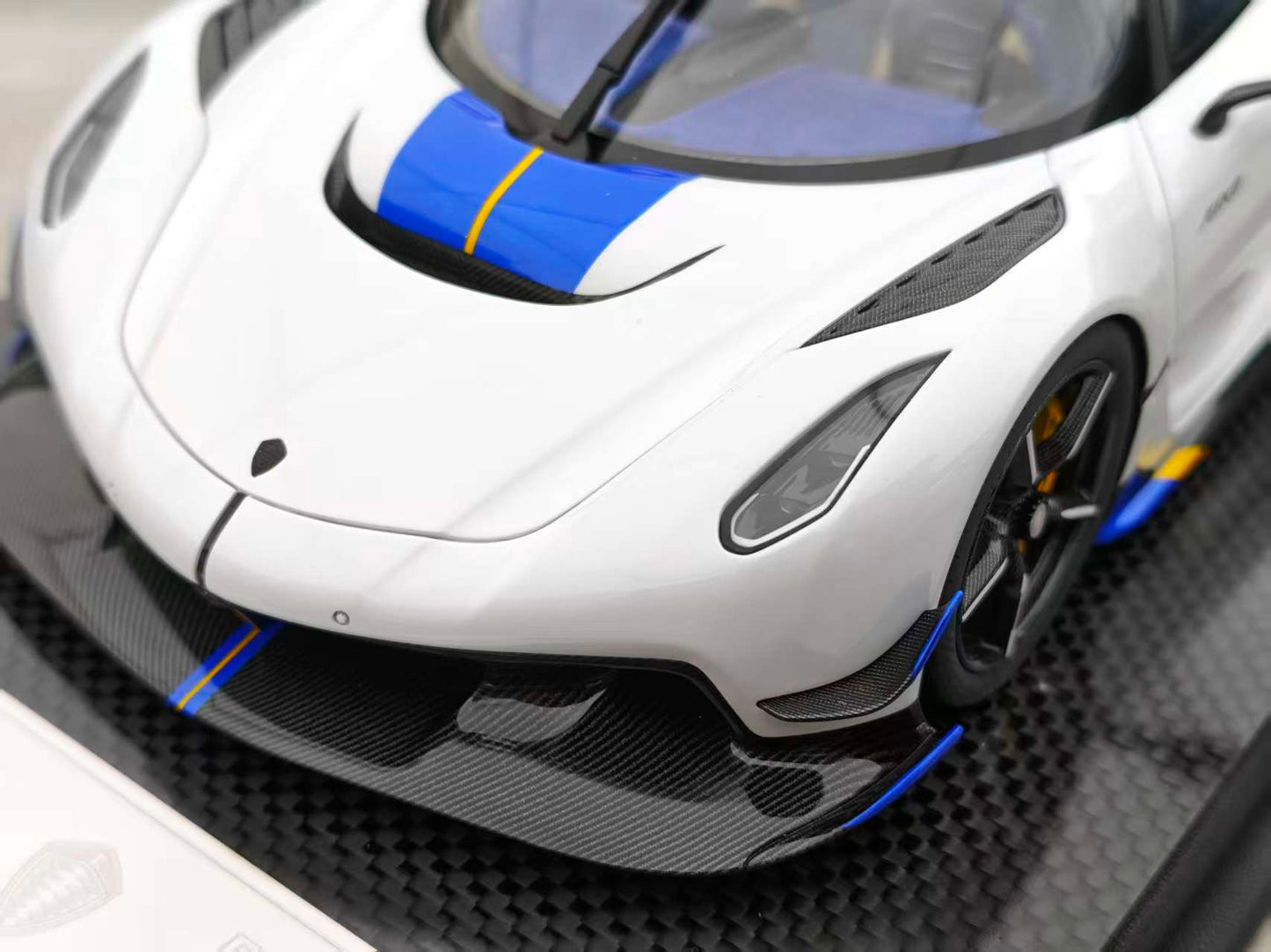 FRONTIART 1/18 Koenigsegg Jesko White FA177