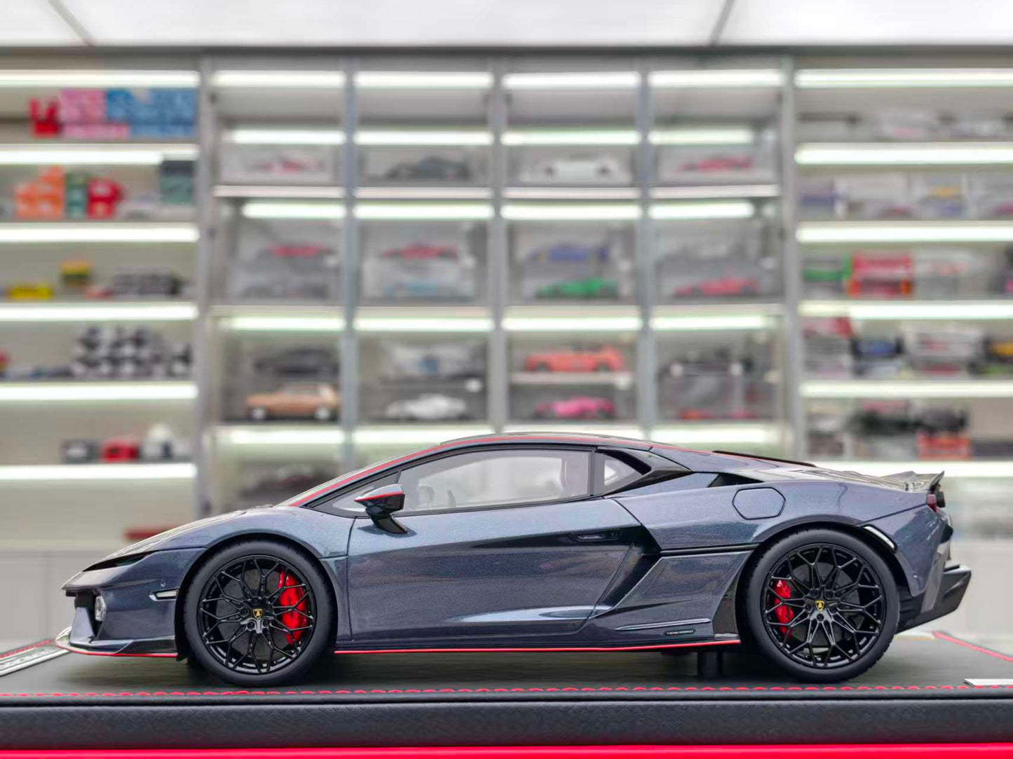 MR 1/18 Lamborghini Temerario AP Kit Grey LAMBO062SE2