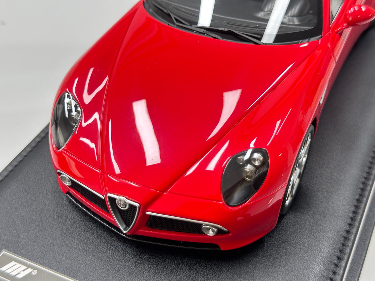 MOTORHELIX 1/18 Alfa Romeo 8C Competizione 2008 Alfa Red MH393