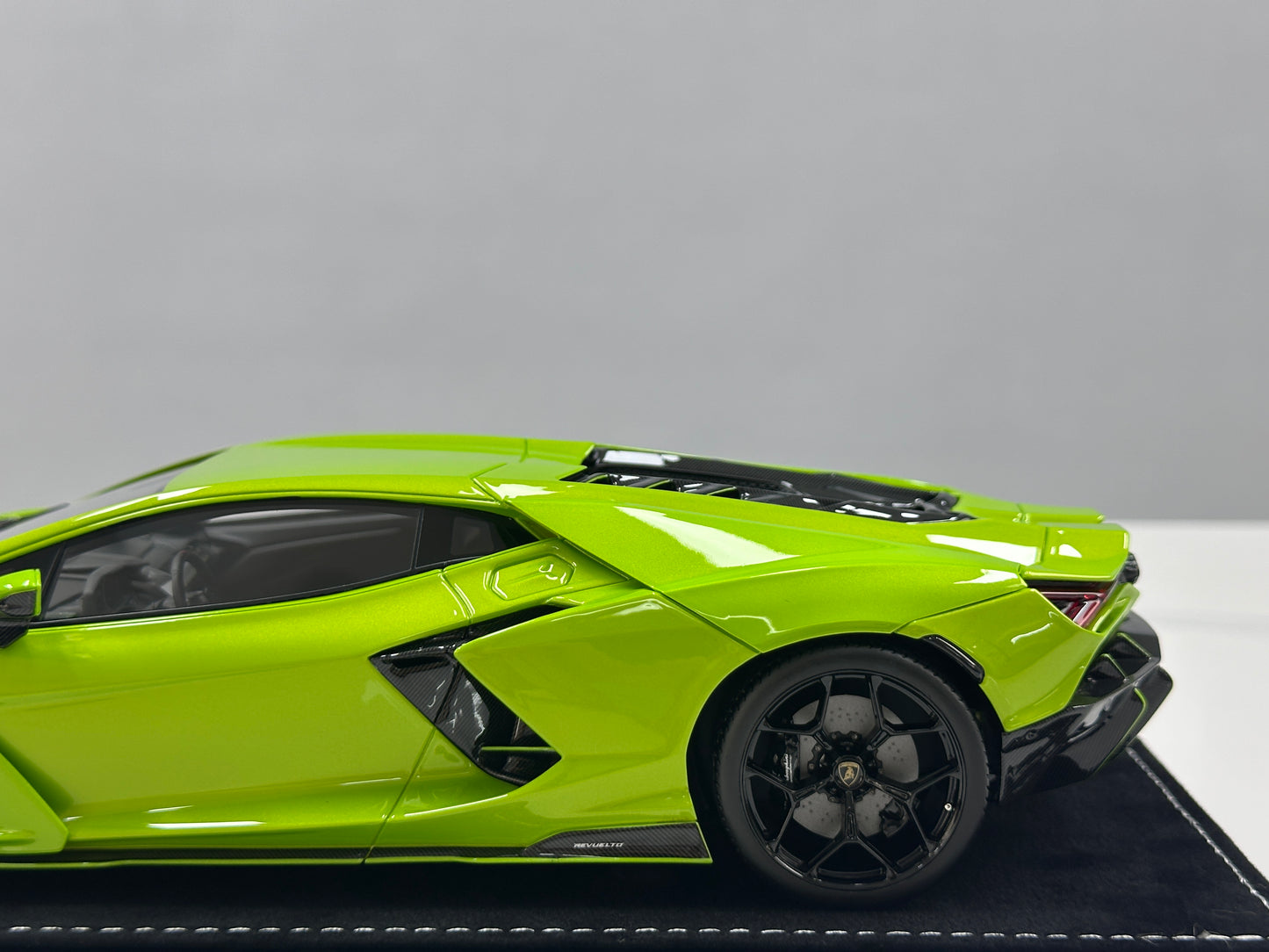 HH Model 1/18 Lamborghini Revuelto Ithaca Green HH615