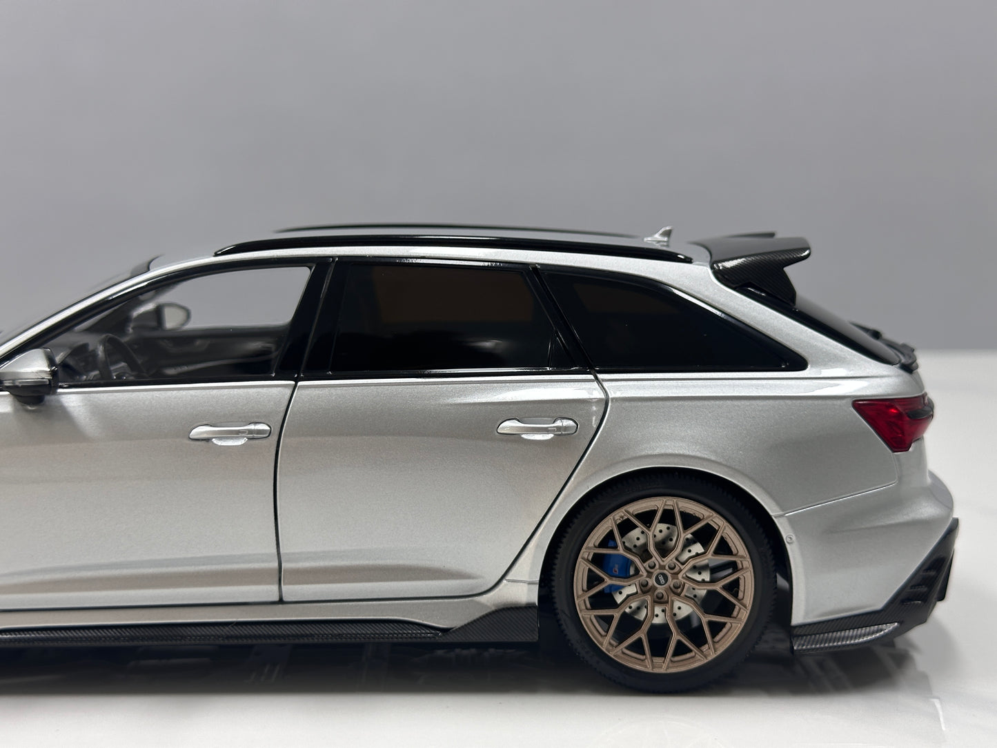 KILO Works 1/18 Audi Darwin RS6 Foil Silver KW022
