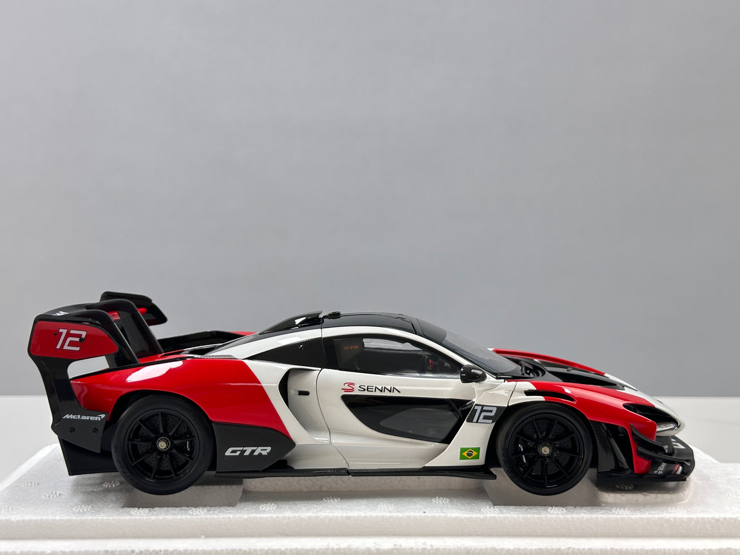 LCD 1/18 McLaren Senna GTR Red and White LCD18016-RW