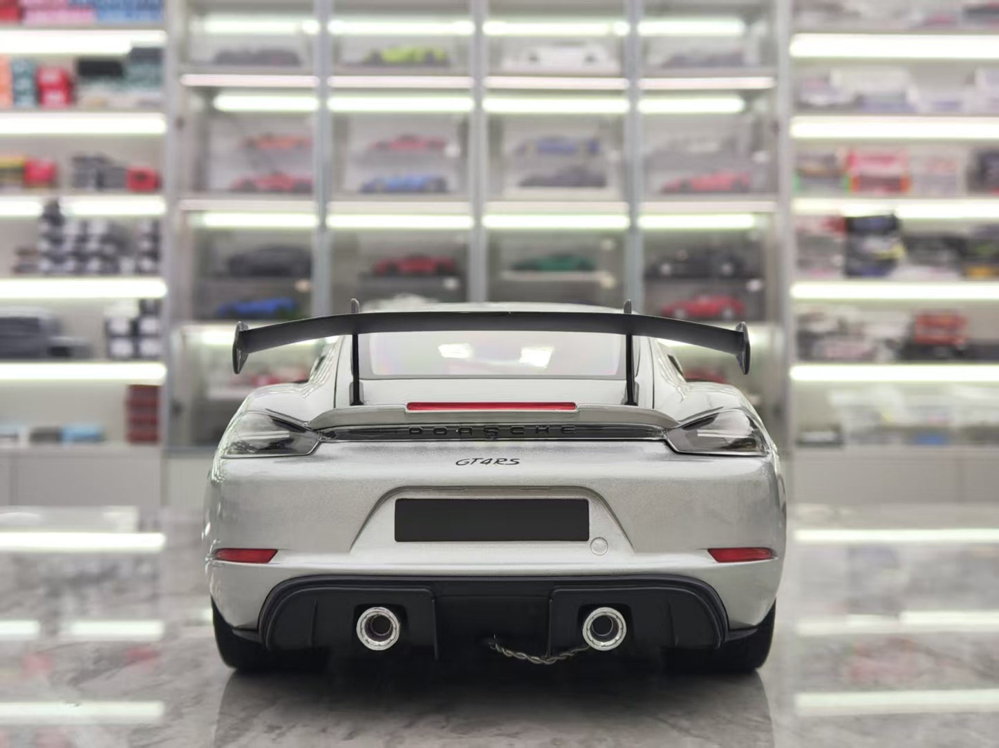 MINICHAMPS 1/18 Porsche 718 GT4RS Metallic Silver Alloy Model 110062122