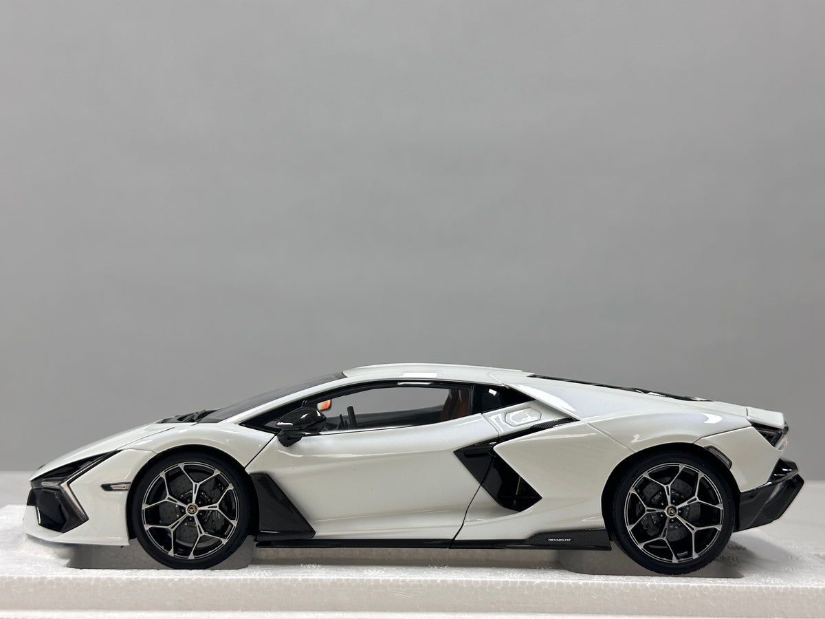 LCD 1/18 Lamborghini Revuelto – Die-cast Model with Fully Opening Parts – White (LCD18026-WH)
