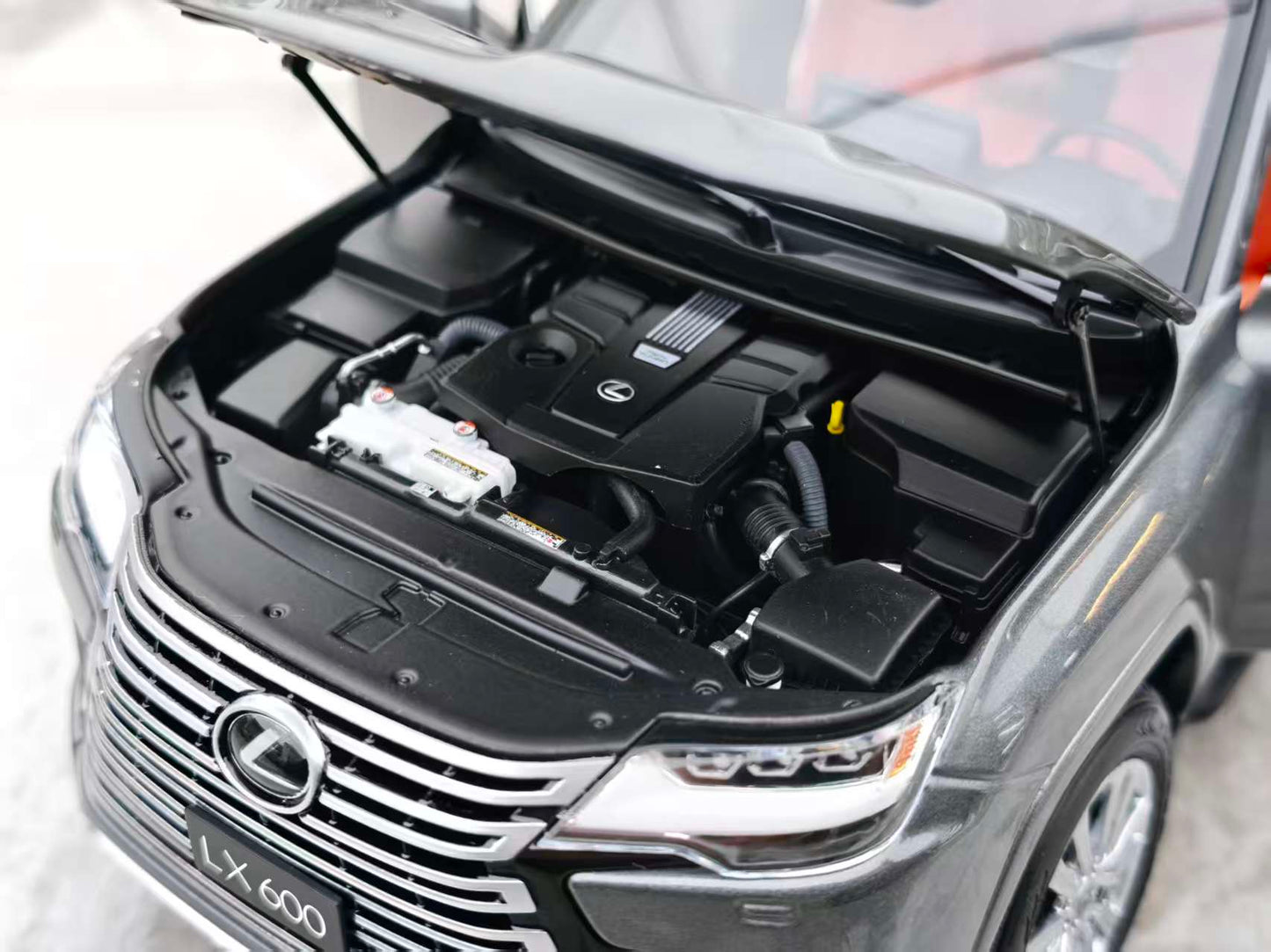 LCD 1/18 Lexus LX600 Gray LCD18021-GR