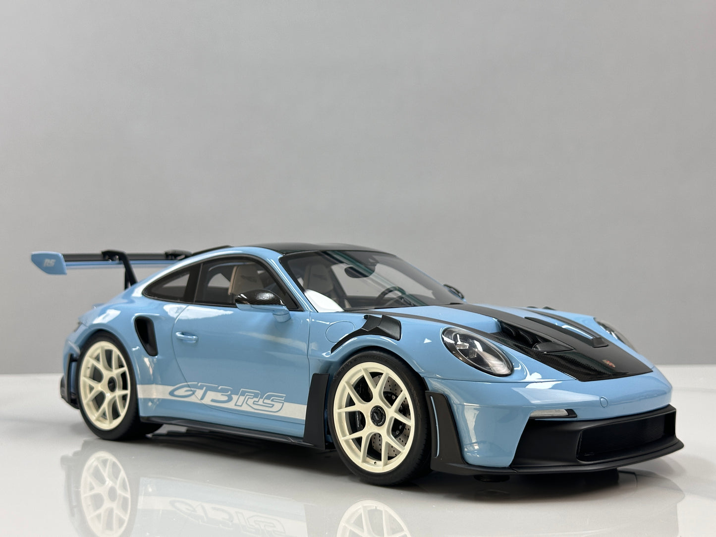 GT Spirit 1/12 Porsche 911 [992.1] GT3 Blue GT497