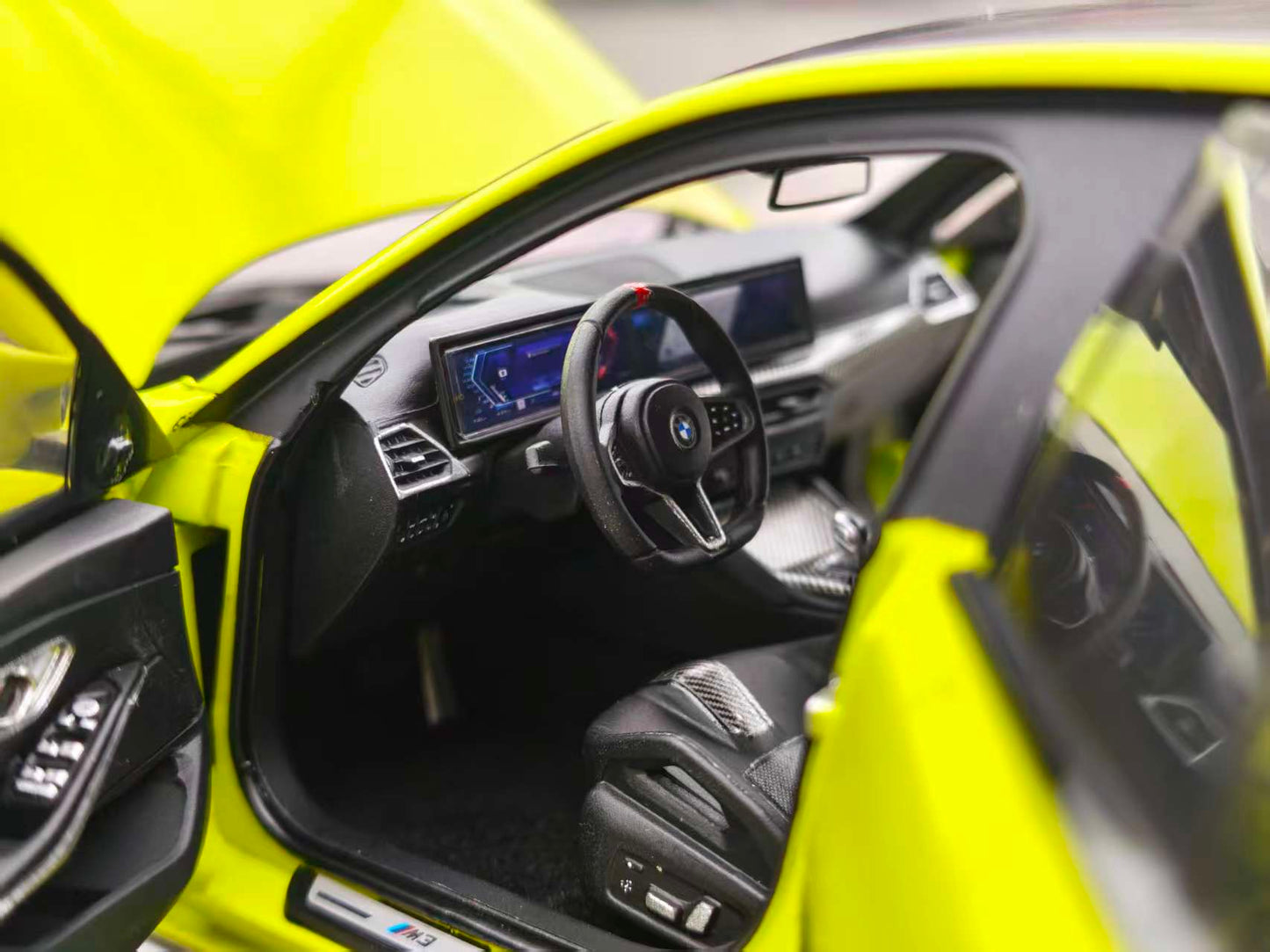 MINICHAMPS 1/18 BMW M3 Yellow 110020222