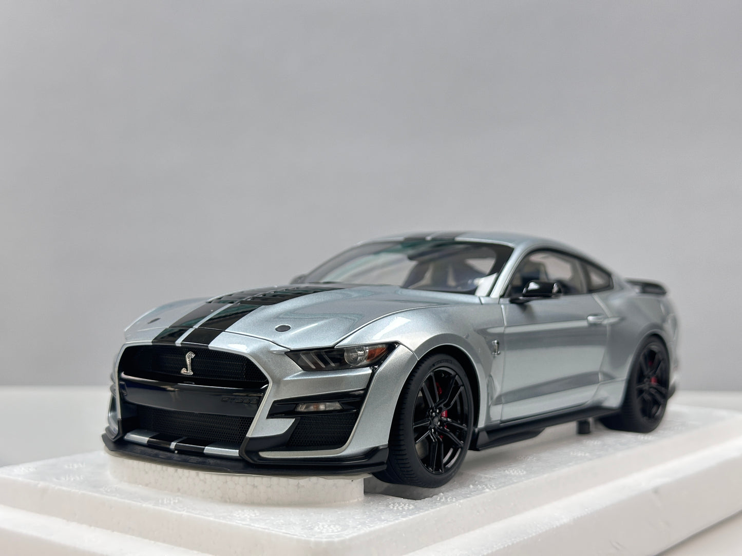 AUTOart 1/18 Ford Mustang Shelby GT500 Silver 73096