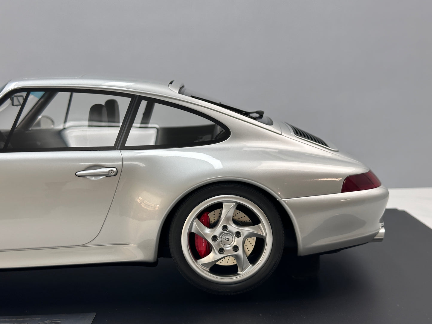 GT Spirit 1/8 Porsche 911 [993] CARRERA 4S Silver GTS801901