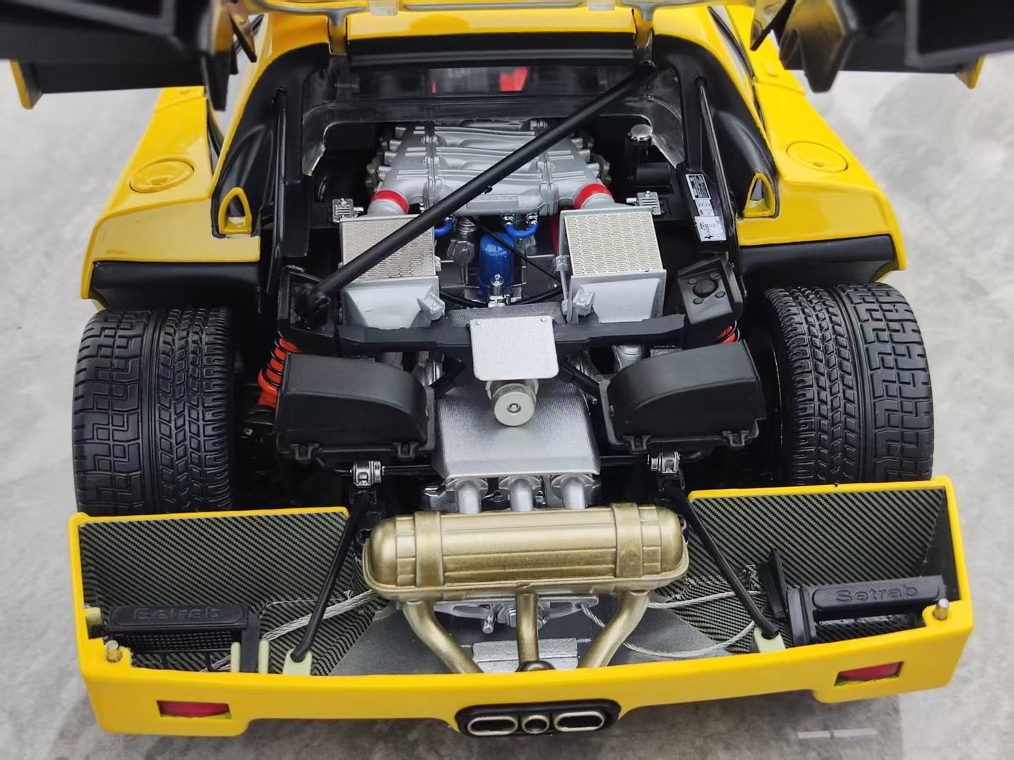 Kyosho 1/18 Ferrari F40 Yellow Alloy Fully Open 08416Y