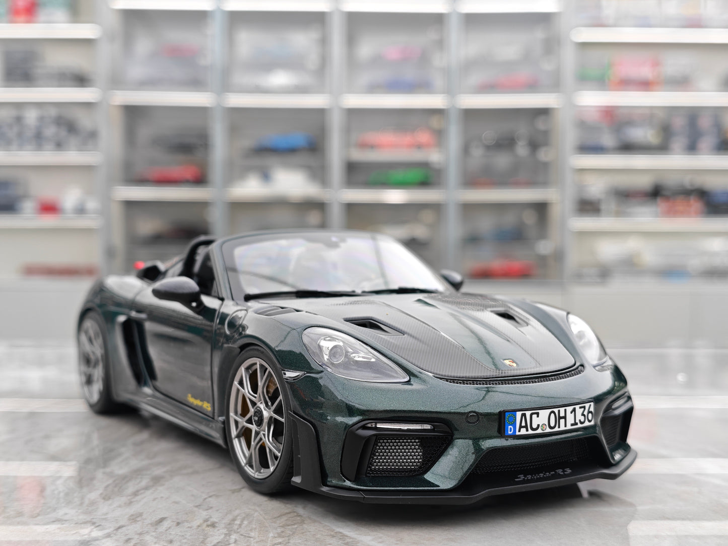 NOREV 1/18 Porsche 718 Spyder RS Forest Green (187272)