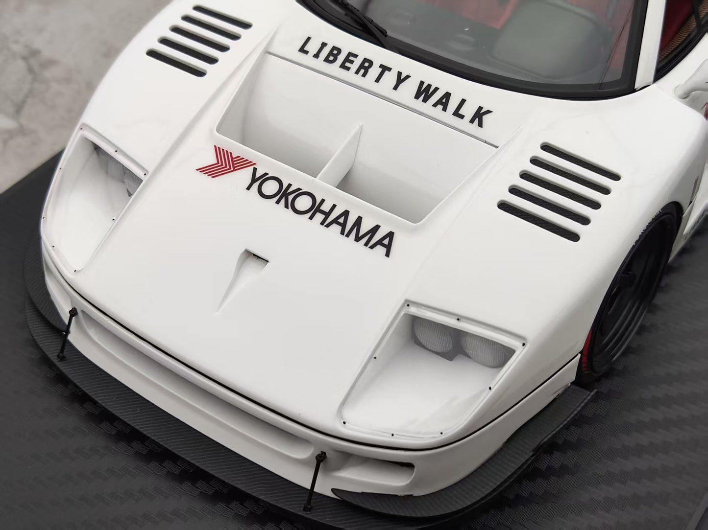 Ignition Model 1/18 Ferrari F40 LB-WORKS 40 White IG3752