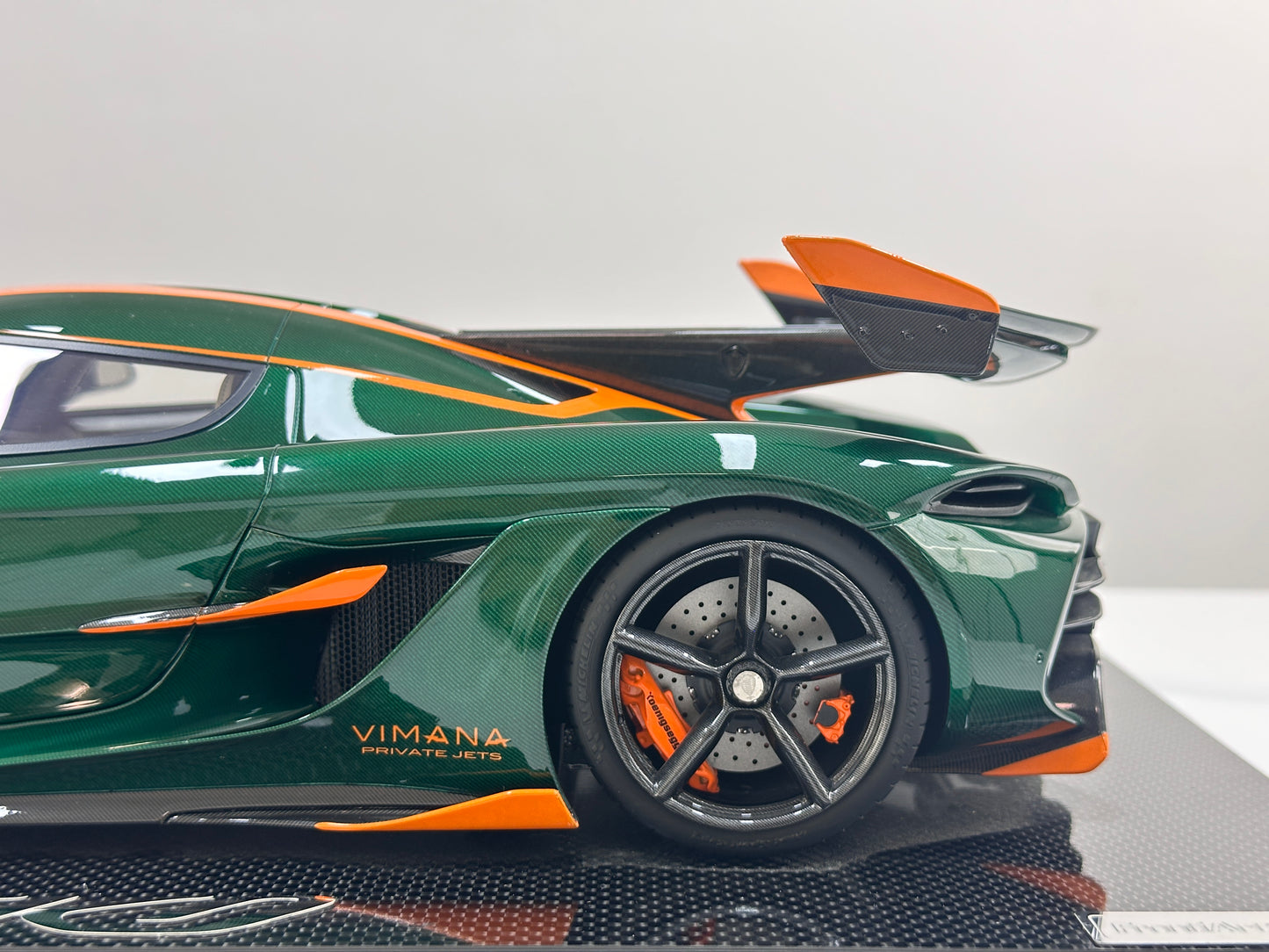 FRONTIART 1/12 Koenigsegg Jesko Carbon Emerald Green (FA190)