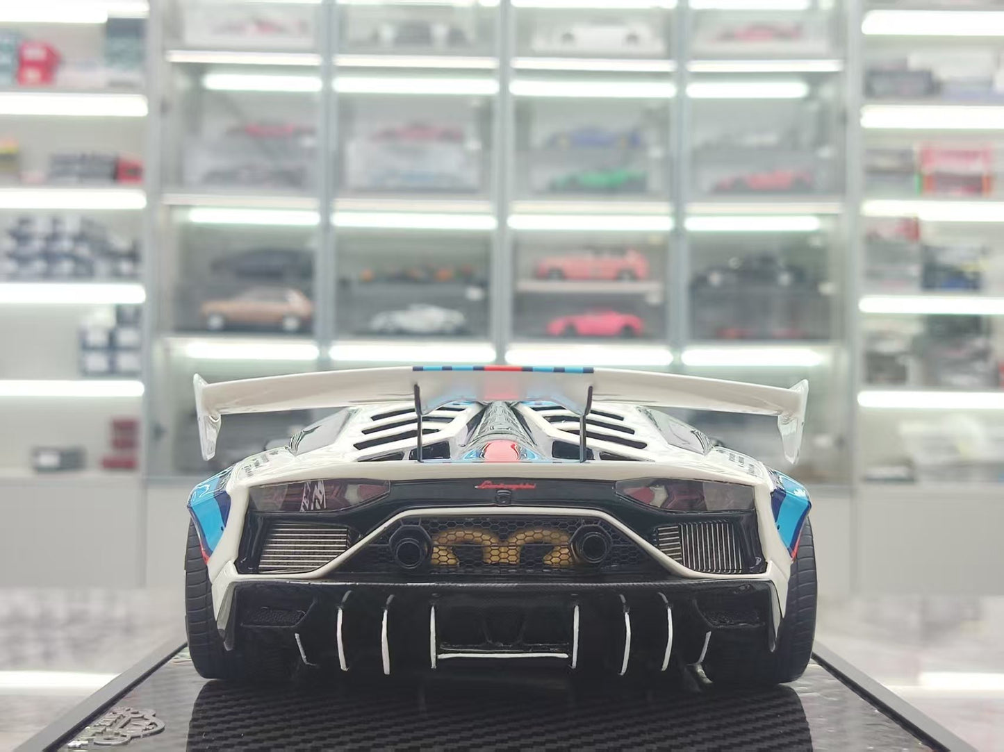 VIP 1/18 Lamborghini LBWK SVJ Martini Car Model VIP175