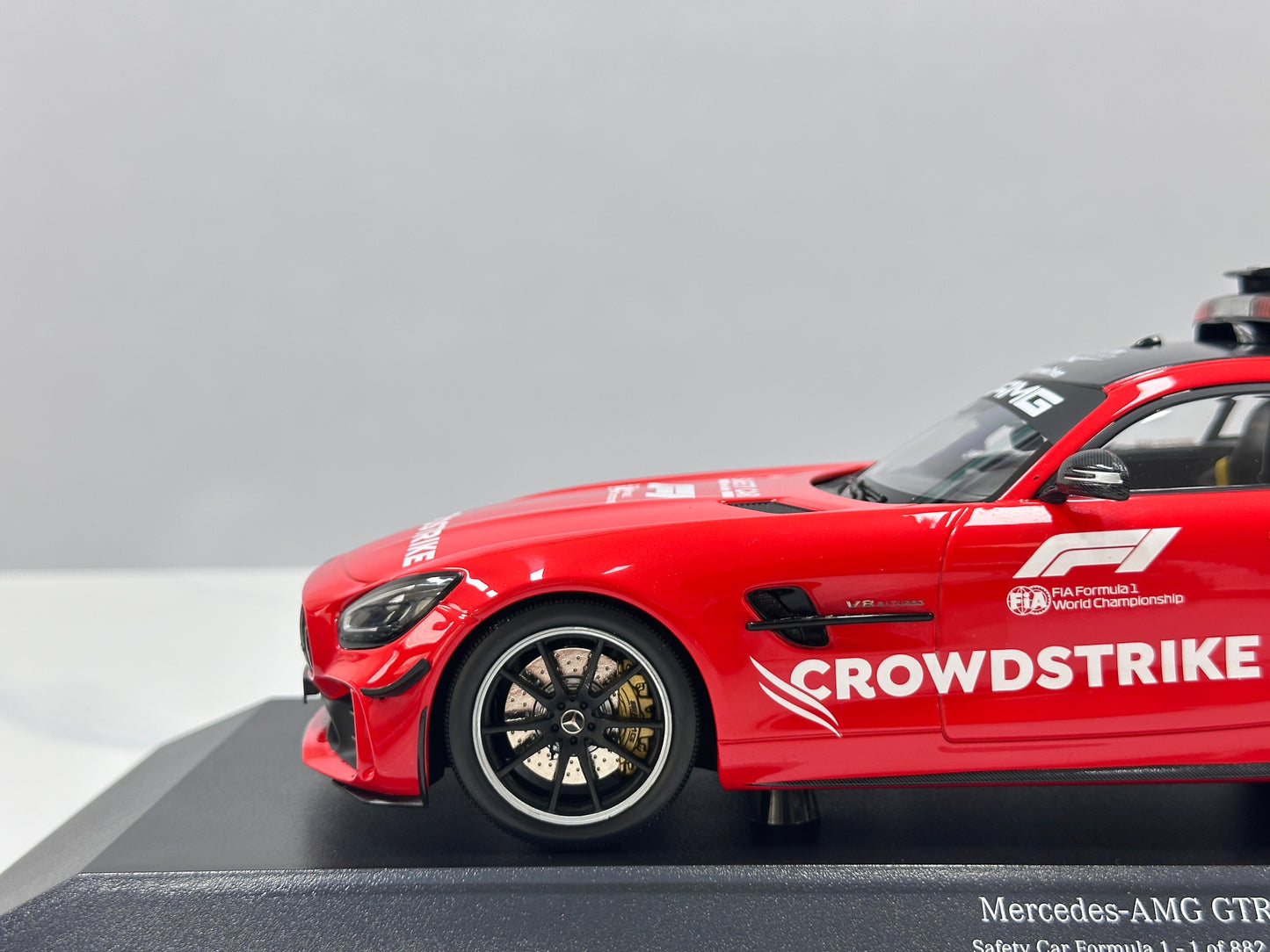 MINICHAMPS 1/18 Mercedes-AMG GT-R F1 Safety Car 2021 Red Livery 155036095