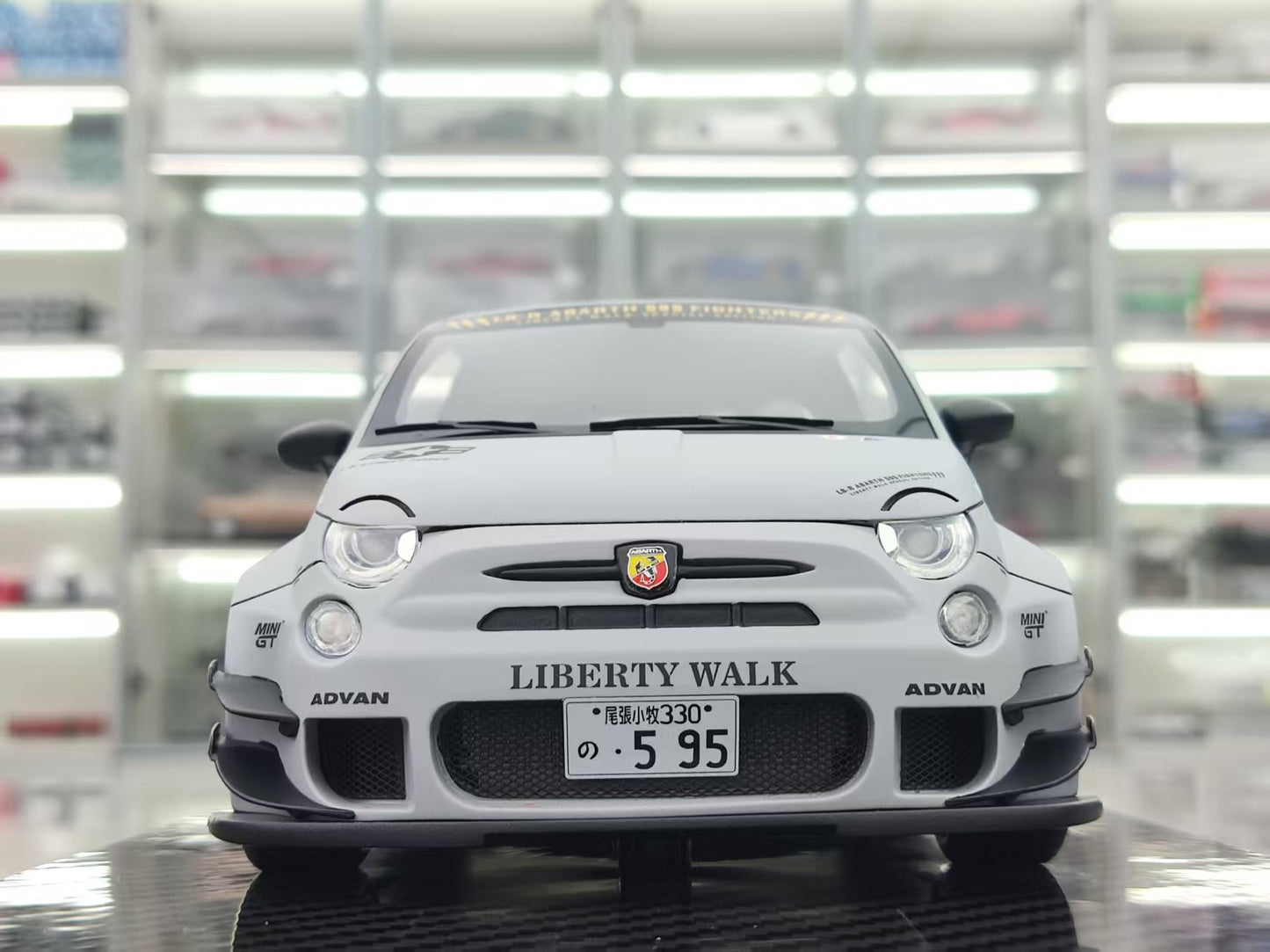 VIP 1/18 Abbas 595 Combat Gray VIP180