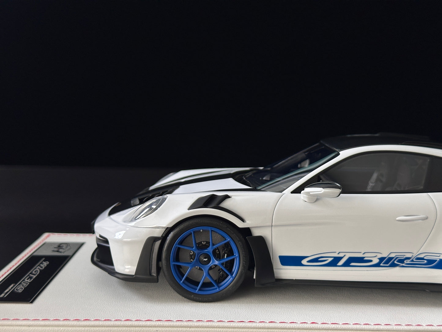 GH MODEL 1/18 Porsche 992 GT3RS Sky Grey GH015