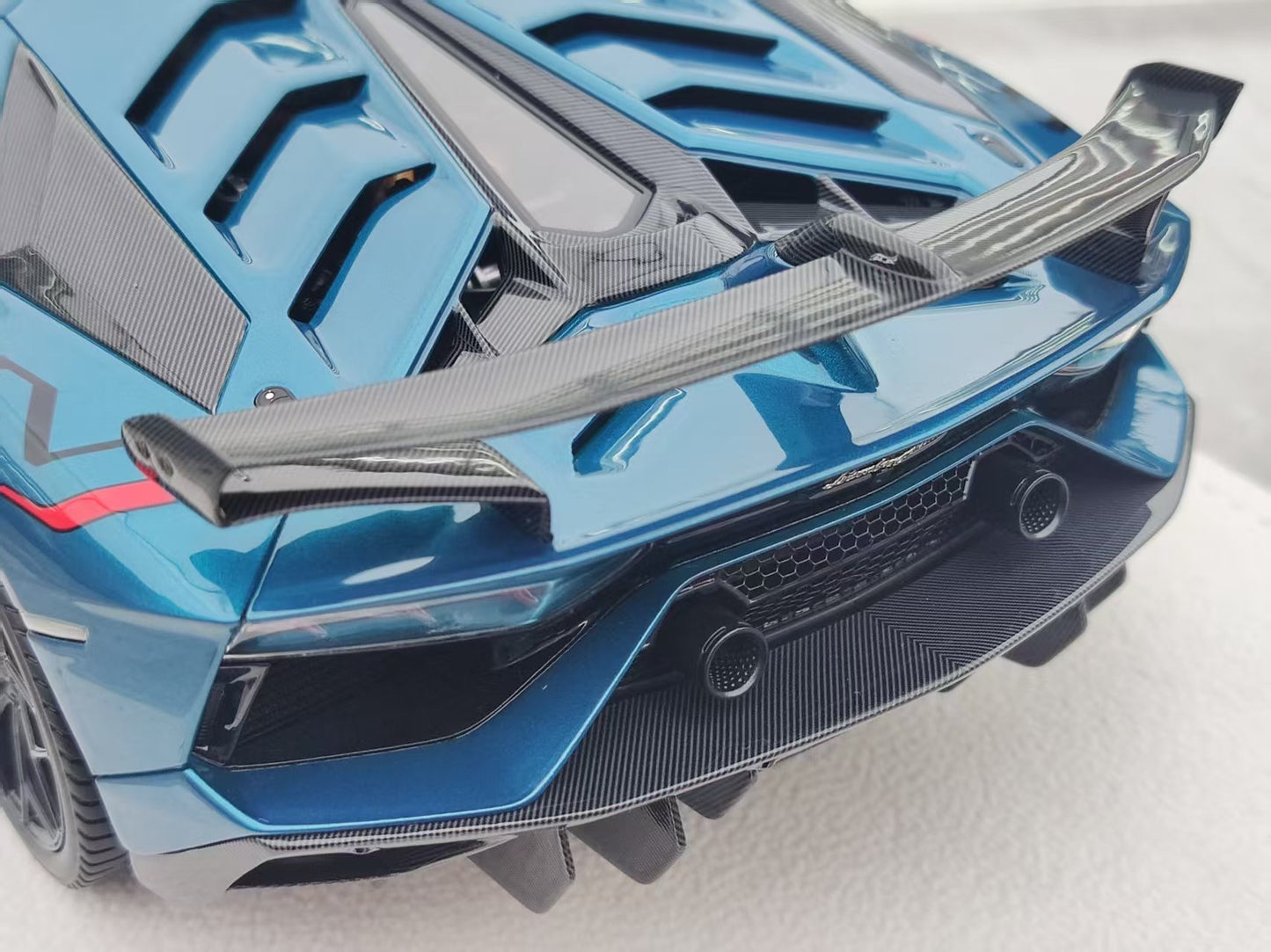 MAKEUP 1/18 Lamborghini Aventador SVJ Sky Blue EML025H