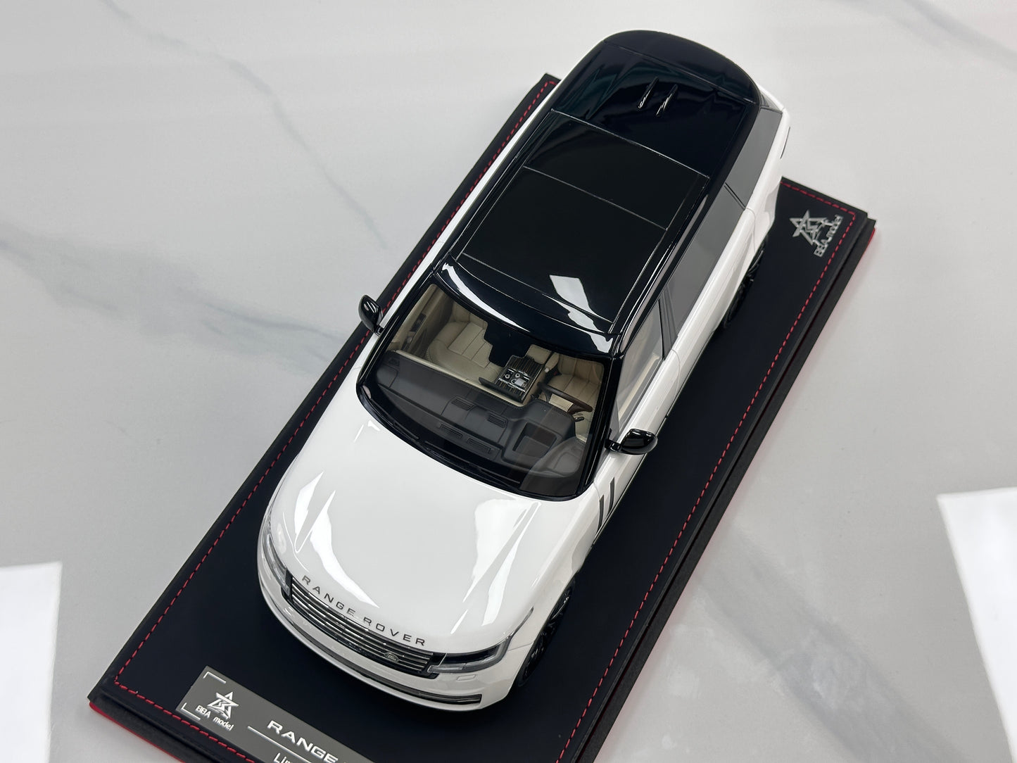 BBA MODEL 1/18 Land Rover Range Rover SVAutobiography – "Black & White Panda" (BBA067)