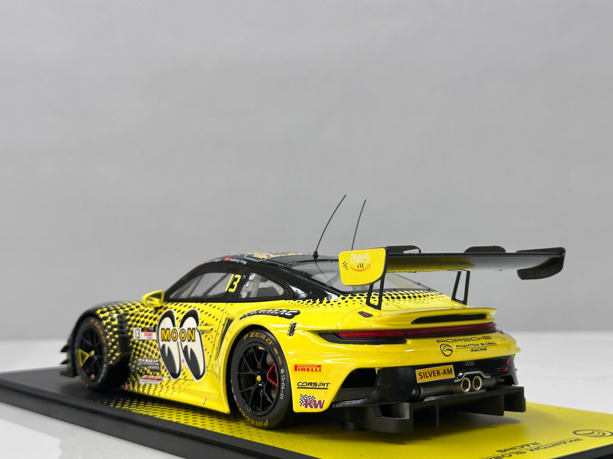 TARmac Works 1/18 Porsche 911 GT3 R – GT World Challenge Asia – Black/Yellow Livery – T18-008-25FUJ13