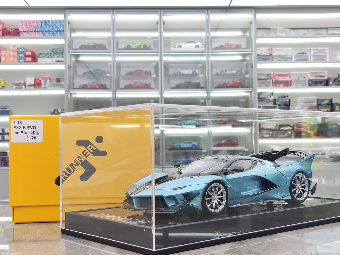 RUNNER 1/18 Ferrari FXX K EVO Limited Edition Model Ornaments Collectibles