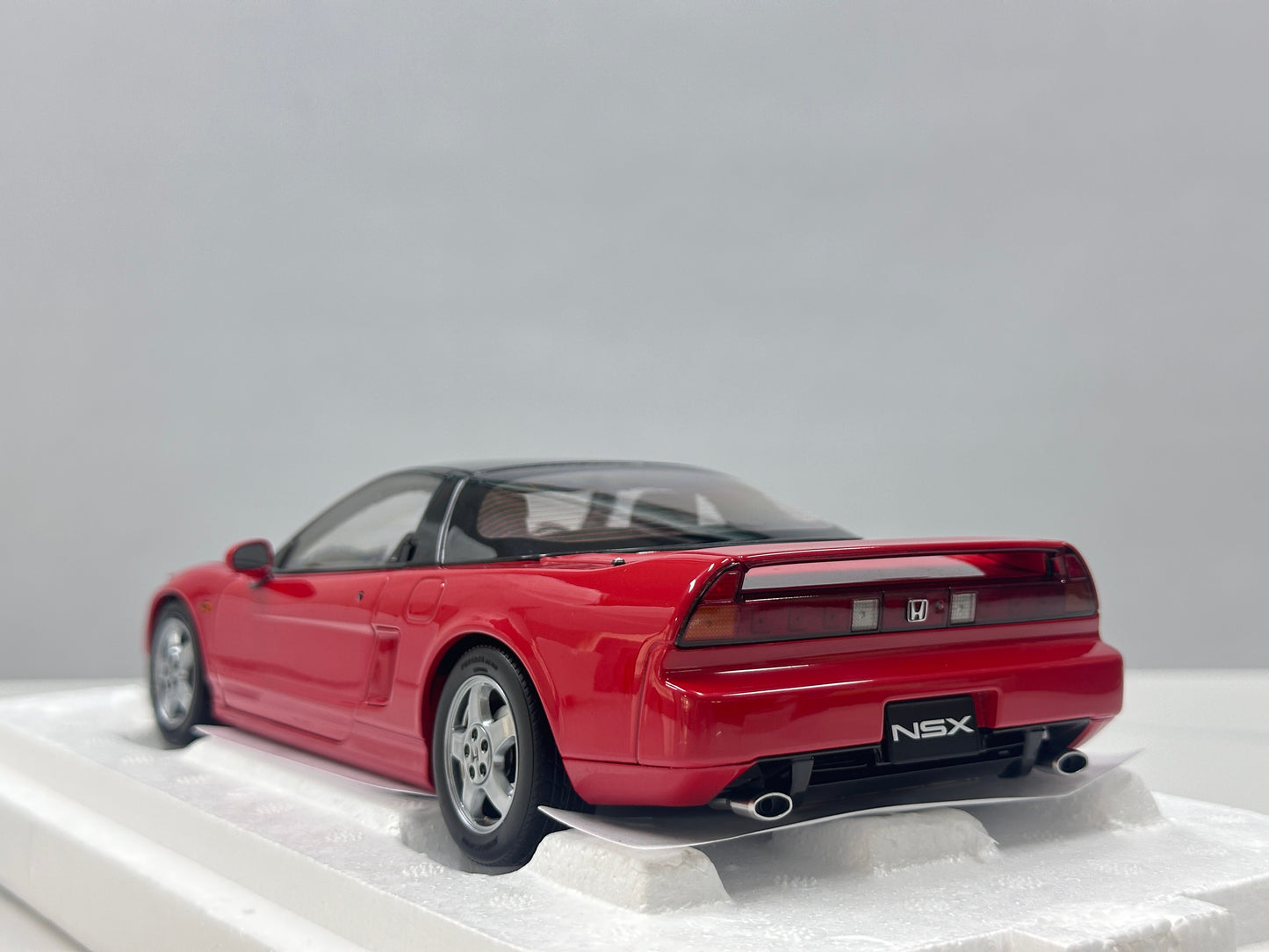 LCD 1/18 Honda NSX 1st Generation (MK1/NA1) Red LCD18022-RE