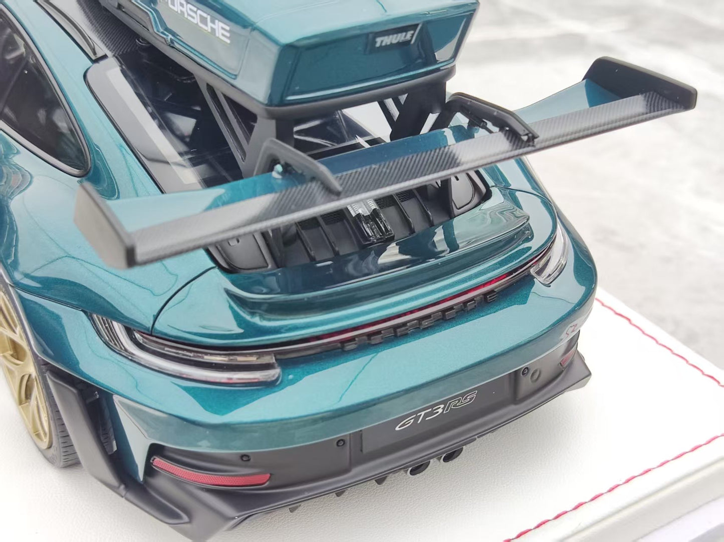 IVY 1/18 Porsche 992 GT3 RS PTS Green IM1837PG