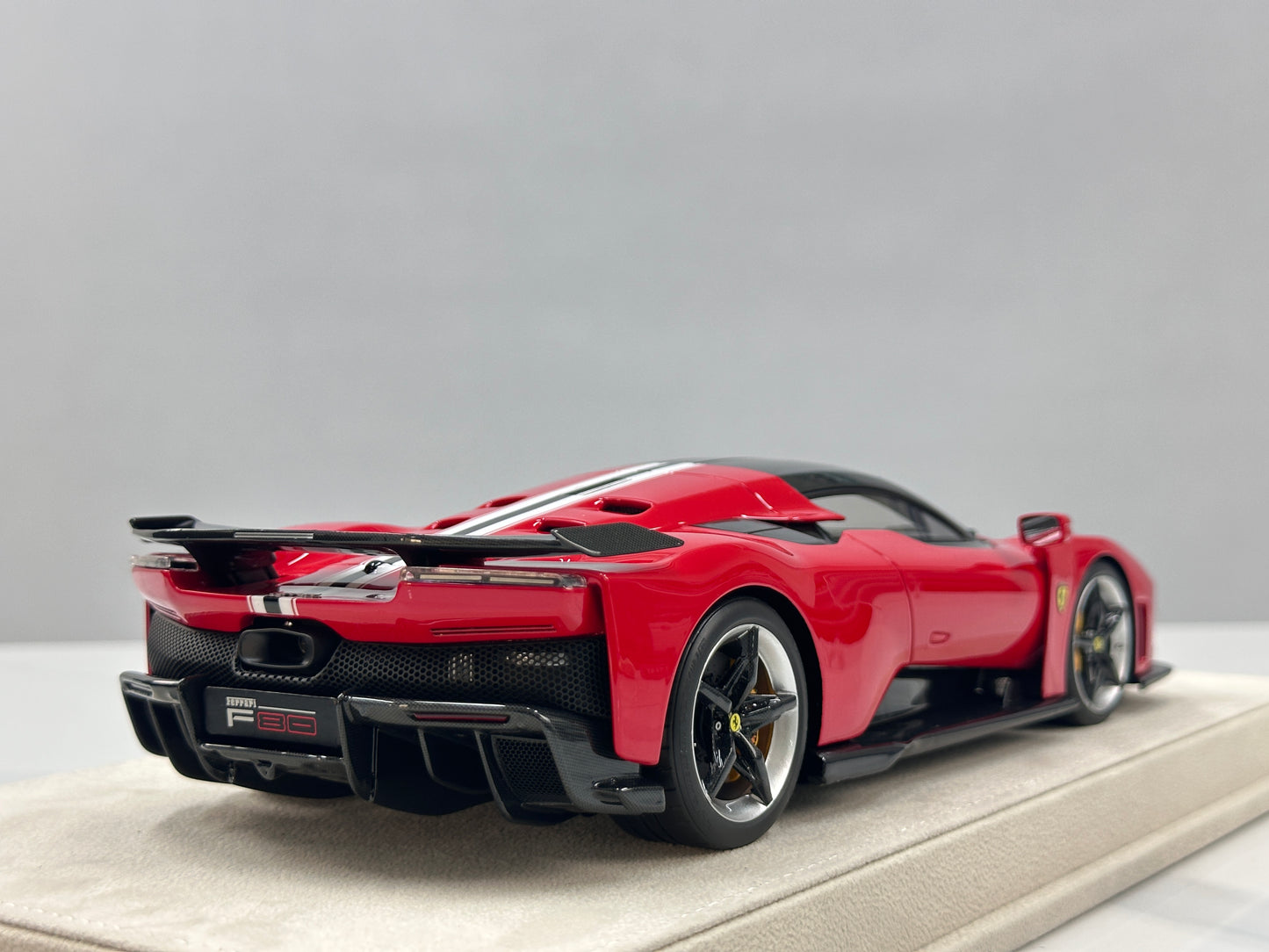 HERMES COLLECTION 1/18 Ferrari F80 (Red Pista Stripe) HC018