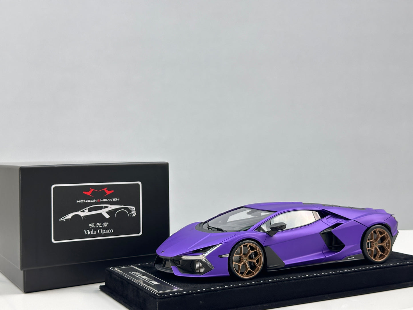 HH Model 1/18 Lamborghini Revuelto Matte Purple HH618