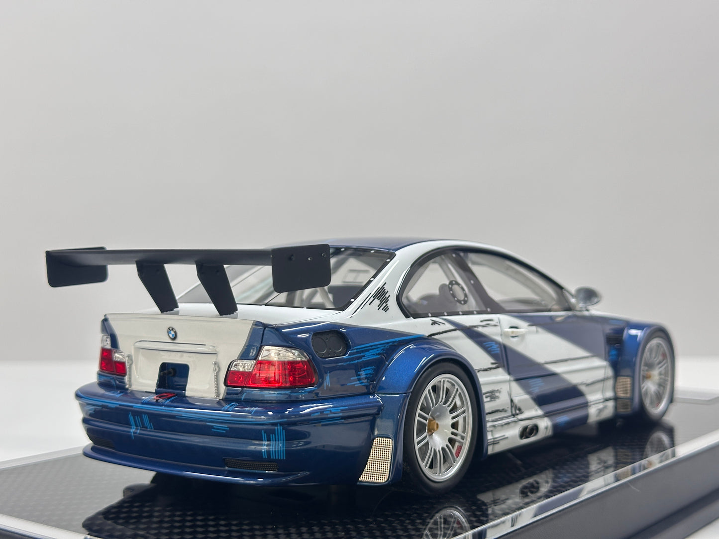 ZP 1/18 BMW M3 E46 GTR White/Blue ZP123