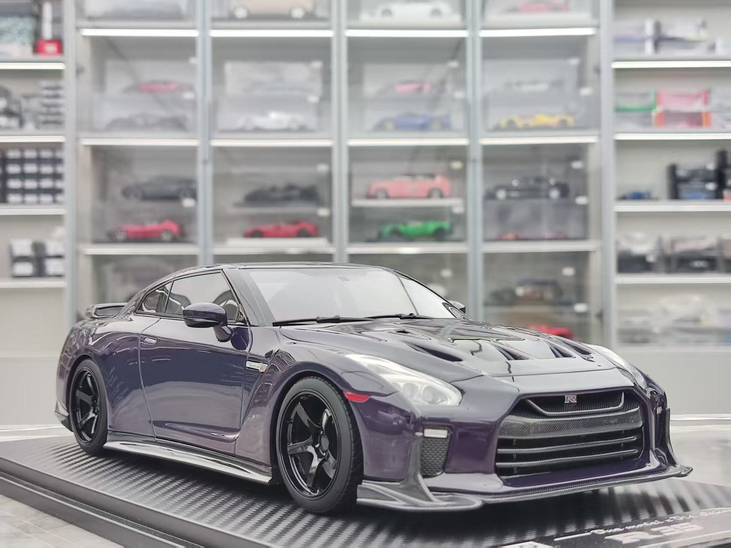 ONE MODEL 1/18 Nissan GTR R35 Midnight Purple ON064