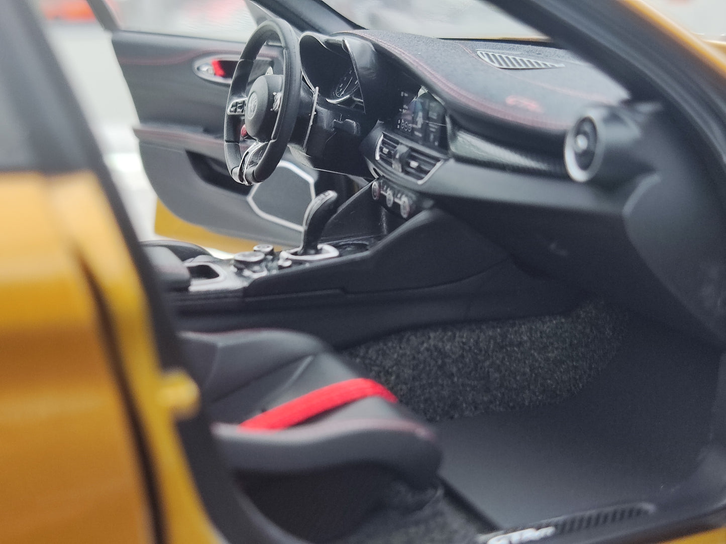 MOTORHELIX 1/18 Alfa Romeo Giulia GTAm Ochre Precious Metal MH325