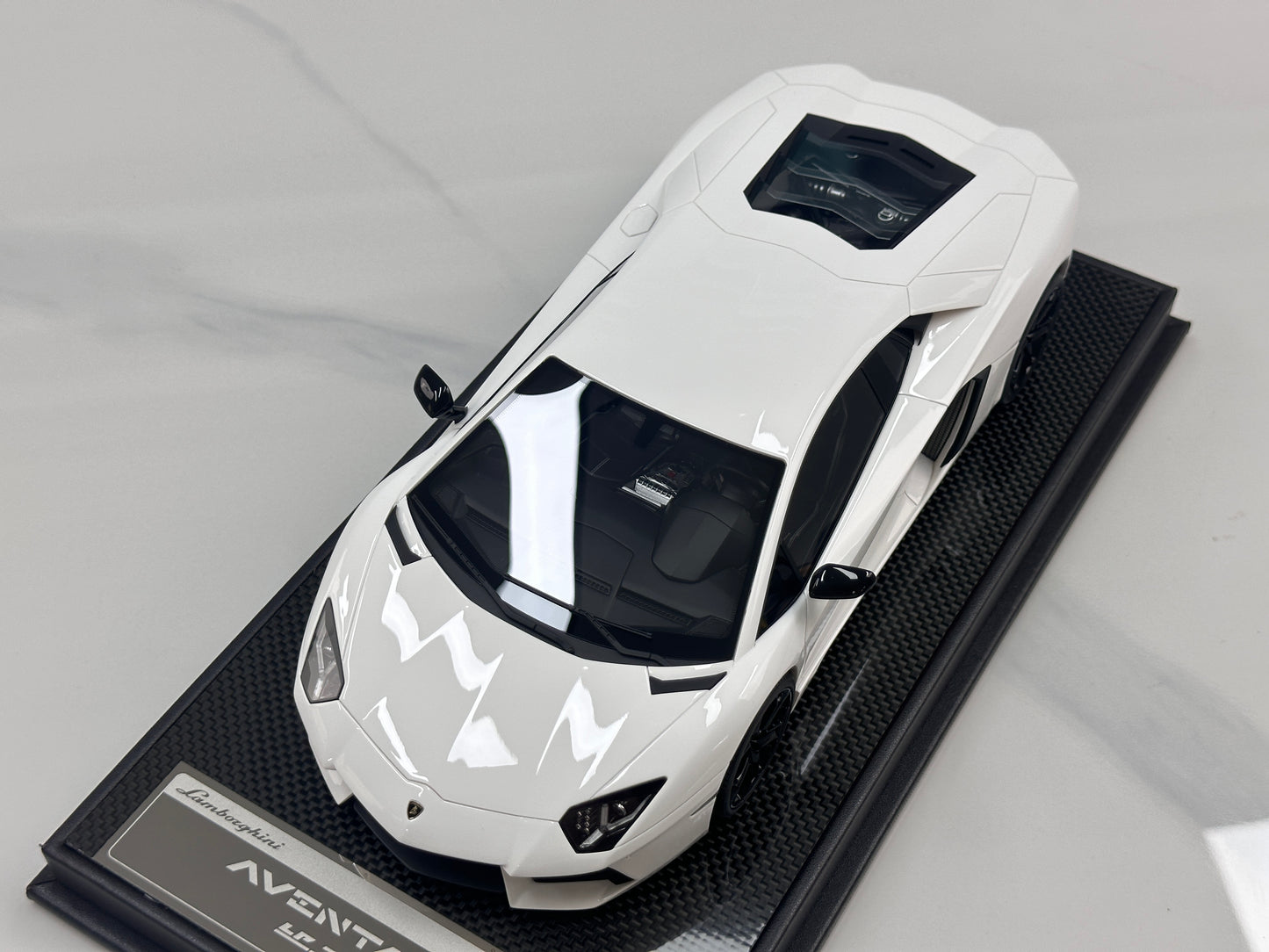 VMB 1/18 Lamborghini Aventador LP700-4 White VMB065
