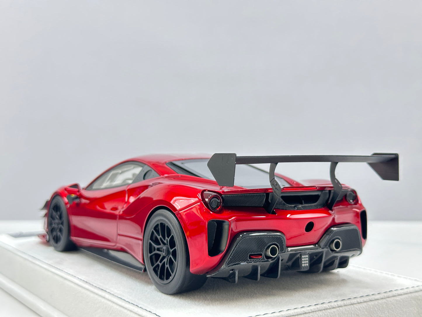 GH MODEL 1/18 Ferrari 488 Challenge Evo Metallic Red GH018