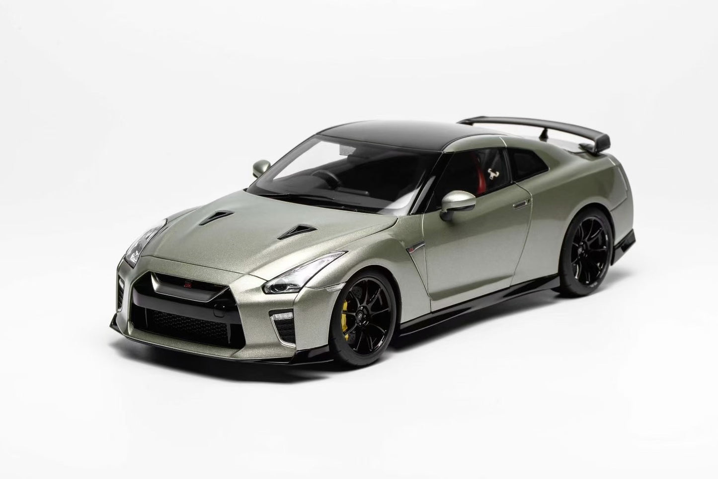 MH 1/18 Nissan GTR R35 All-Opening Alloy Car Model Ornament