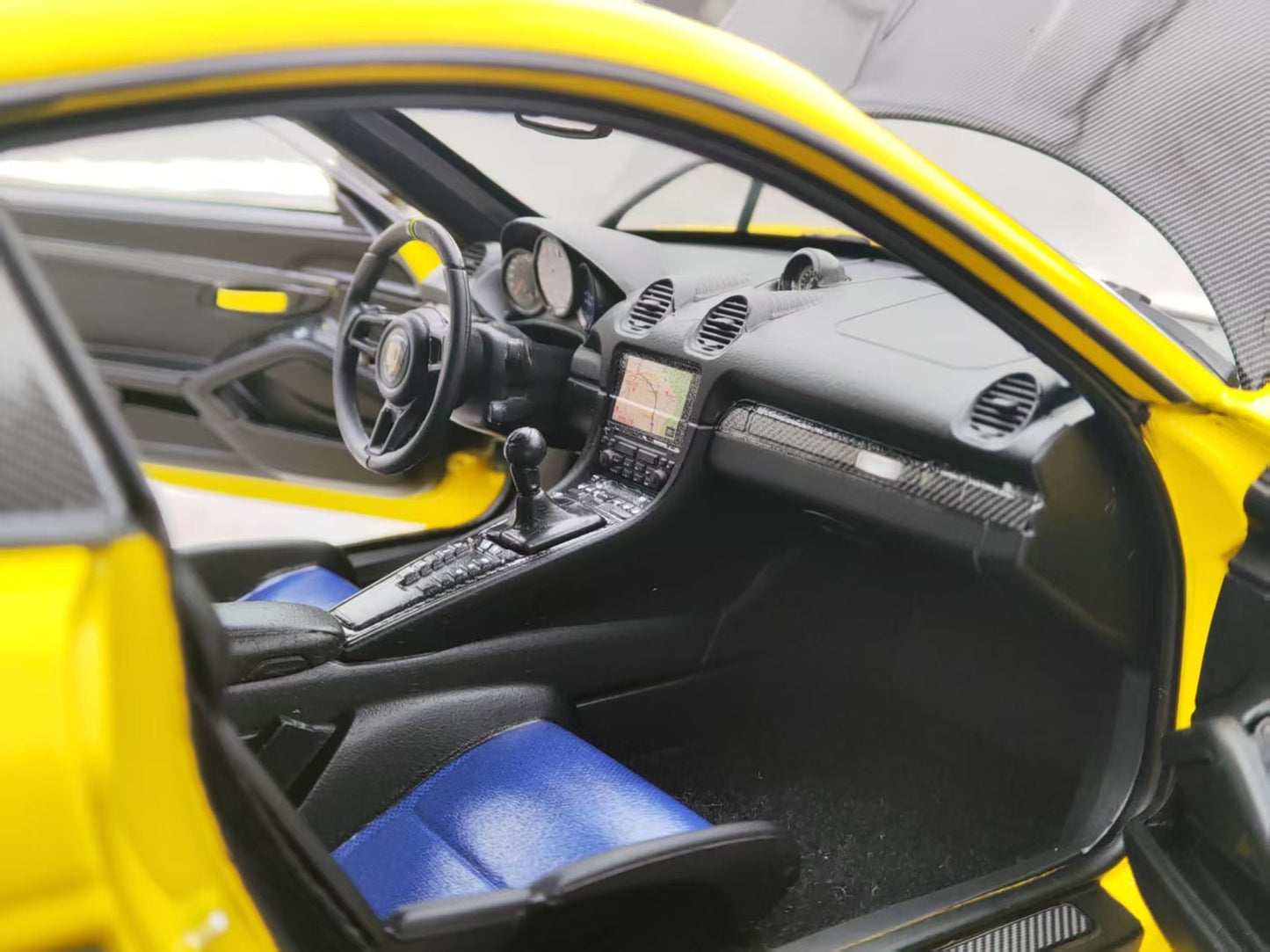 MINICHAMPS 1/18 Porsche 718 GT4RS Yellow Alloy Car Model 110062124