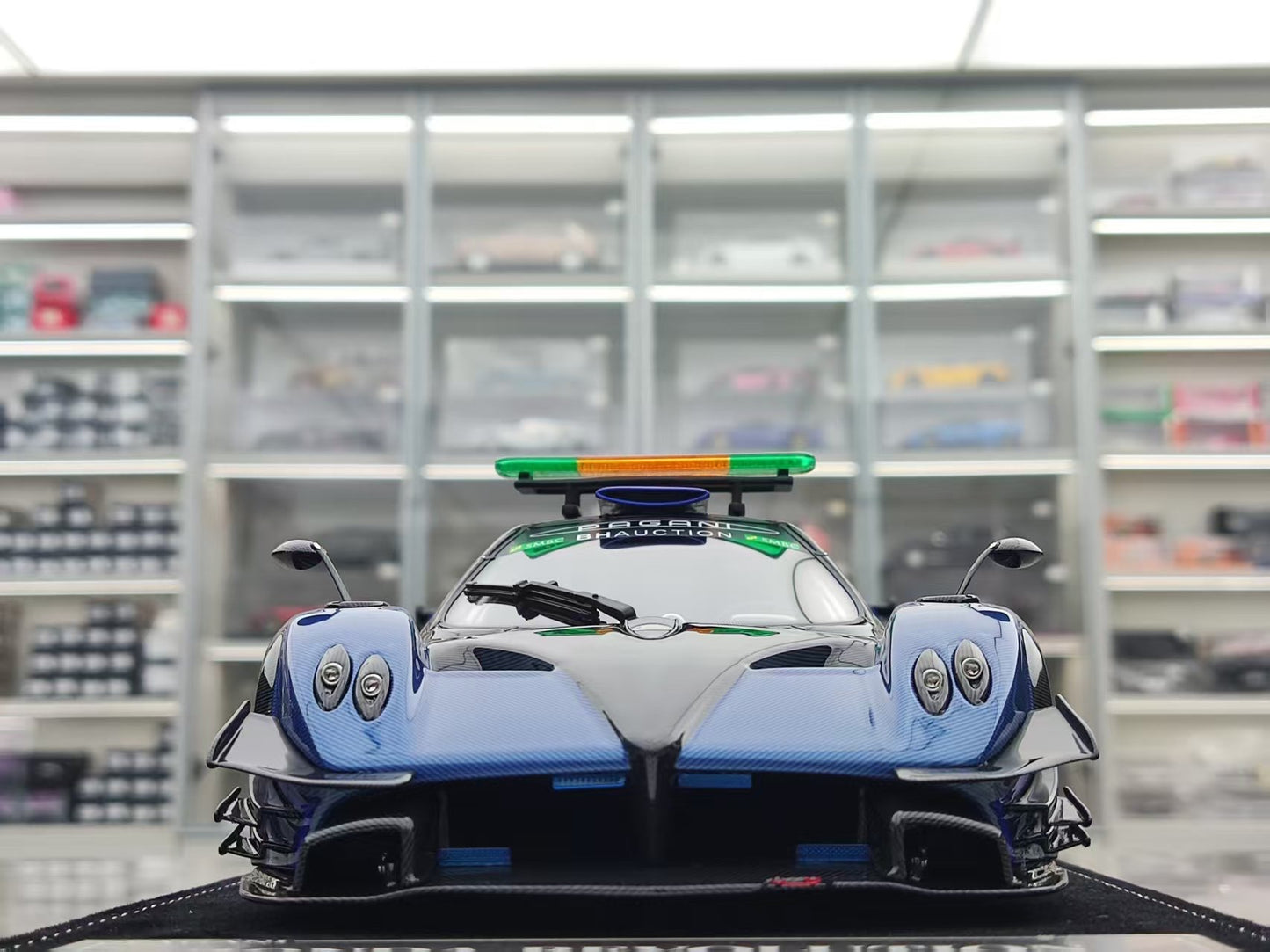 HH Model 1/18 Pagani Zonda R & Evolution Specials Safety Car HH565