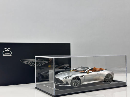 Xiaoguang Model & MotorHelix 1/18 Aston Martin DB12 Volante Convertible – Plata relámpago (MH387)