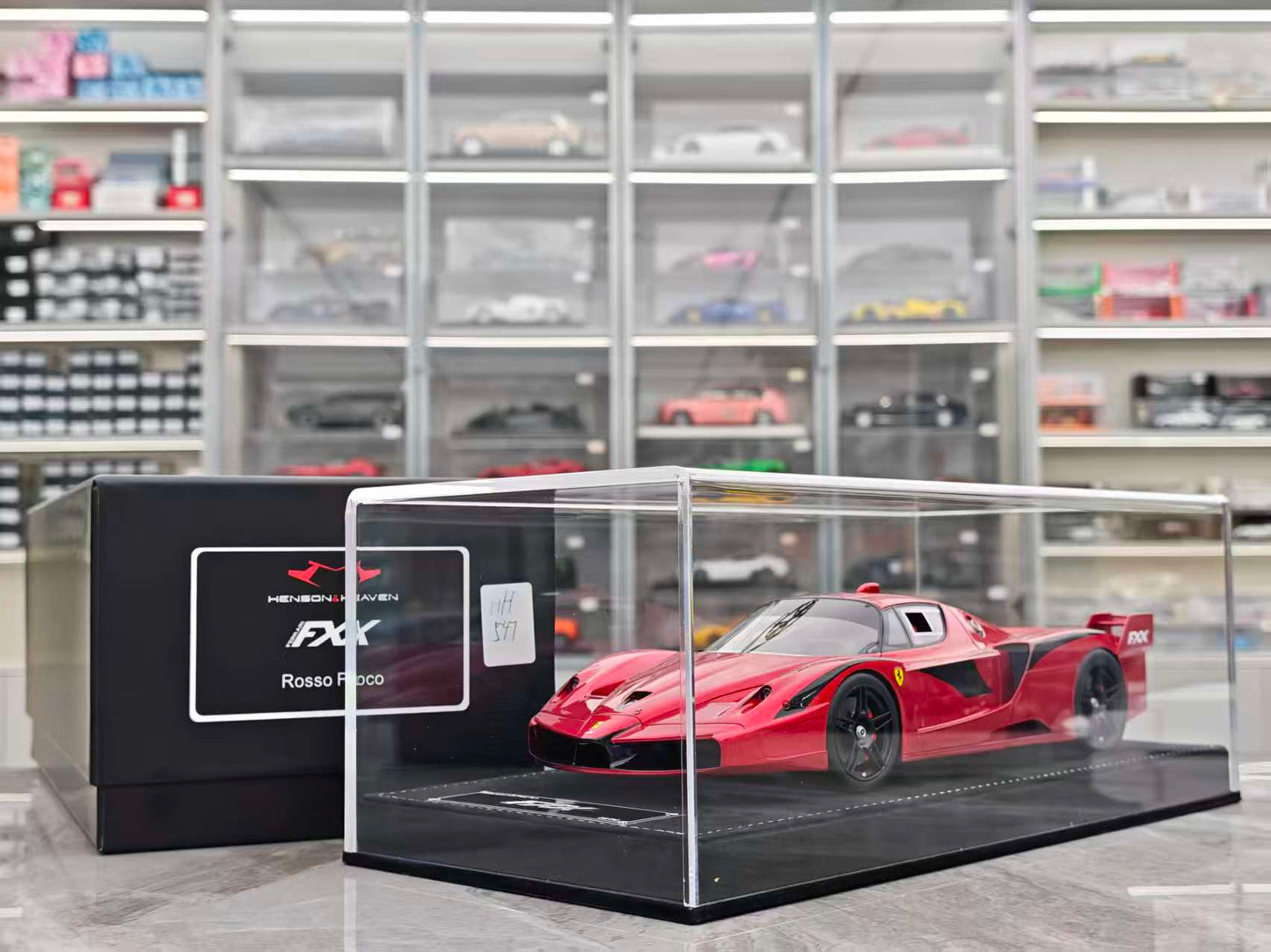 HH Model 1/18 Ferrari FXX Volcano Red HH547