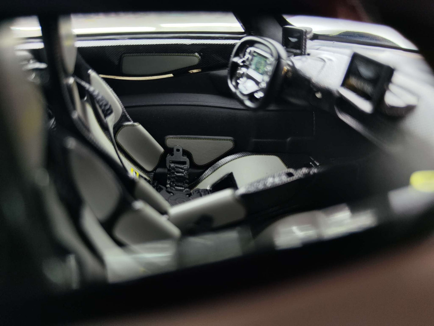 FRONTIART 1/18 Aston Martin Valkyrie Pearl White FA117