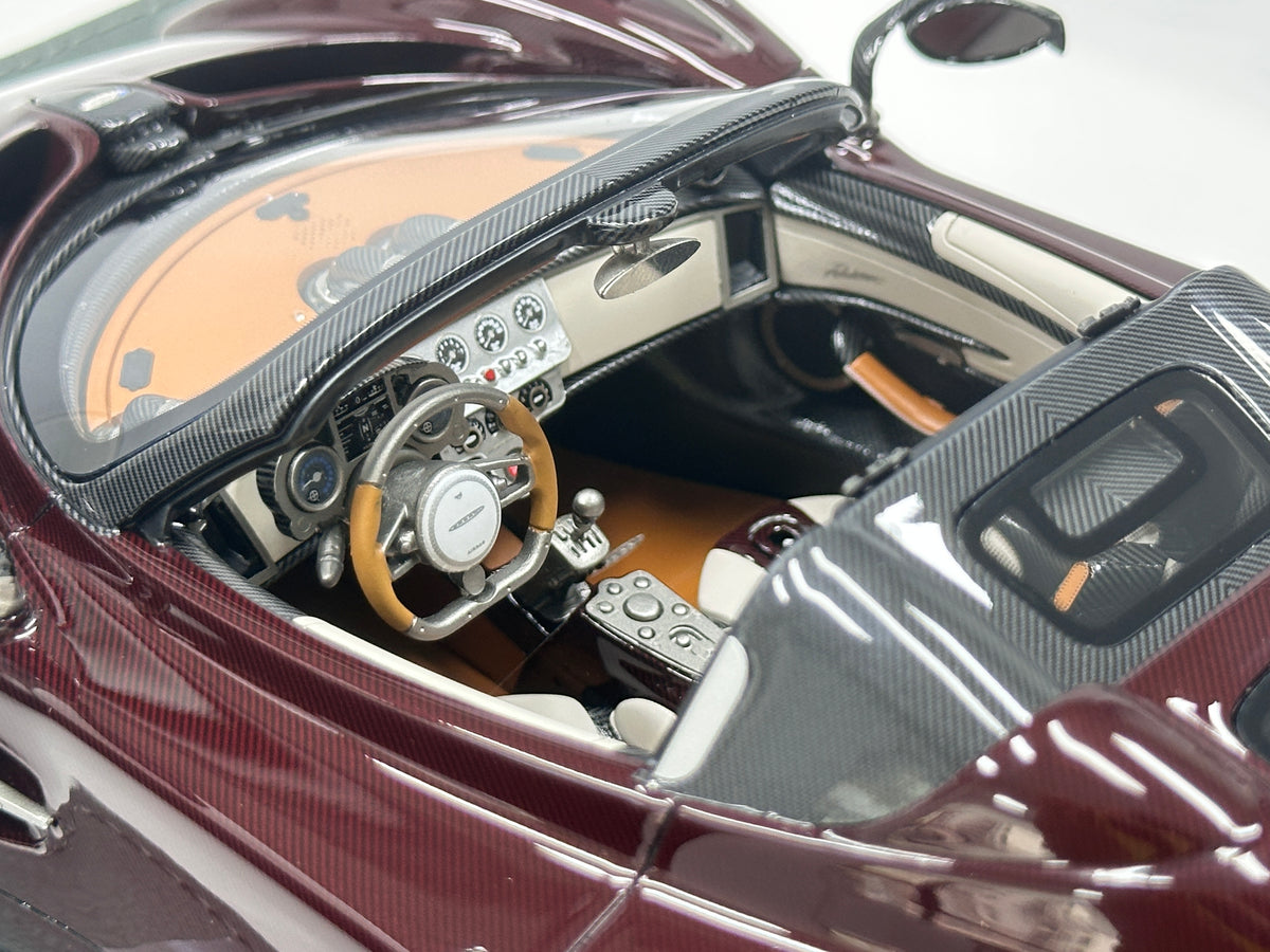 BBR 1/18 Pagani Utopia Roadster Full Carbon P18245A