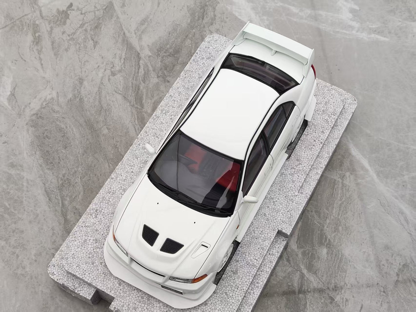 MOTORHELIX 1/18 Mitsubishi Lancer Evolution VI (6.5) Scottish White MH346
