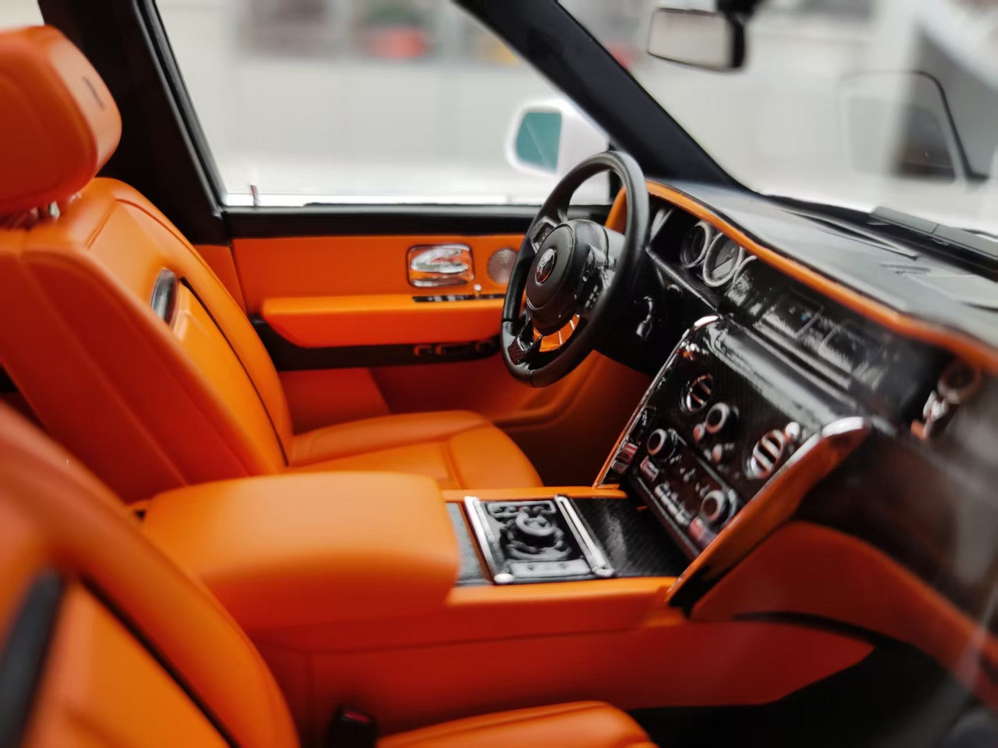 HH Model 1/18 Rolls-Royce Cullinan Series II Pearl White HH540