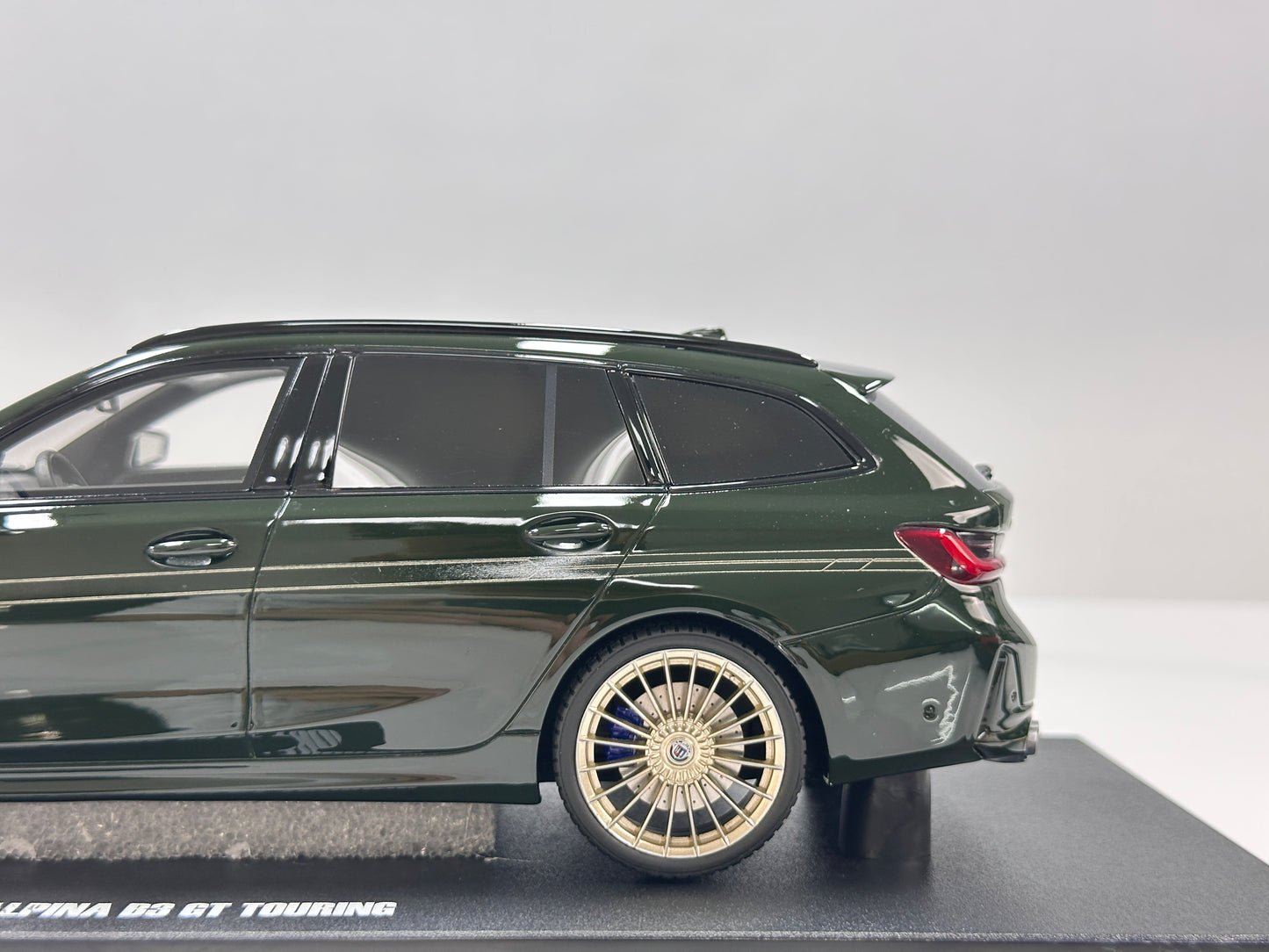 GT Spirit 1/18 BMW Alpina B3 GT Touring Green GT549