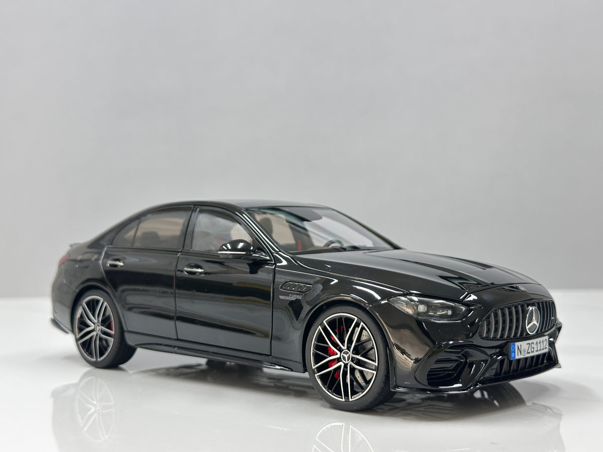 NZG 1/18 Mercedes-AMG C63 S E-Performance Gloss Black (111200050)