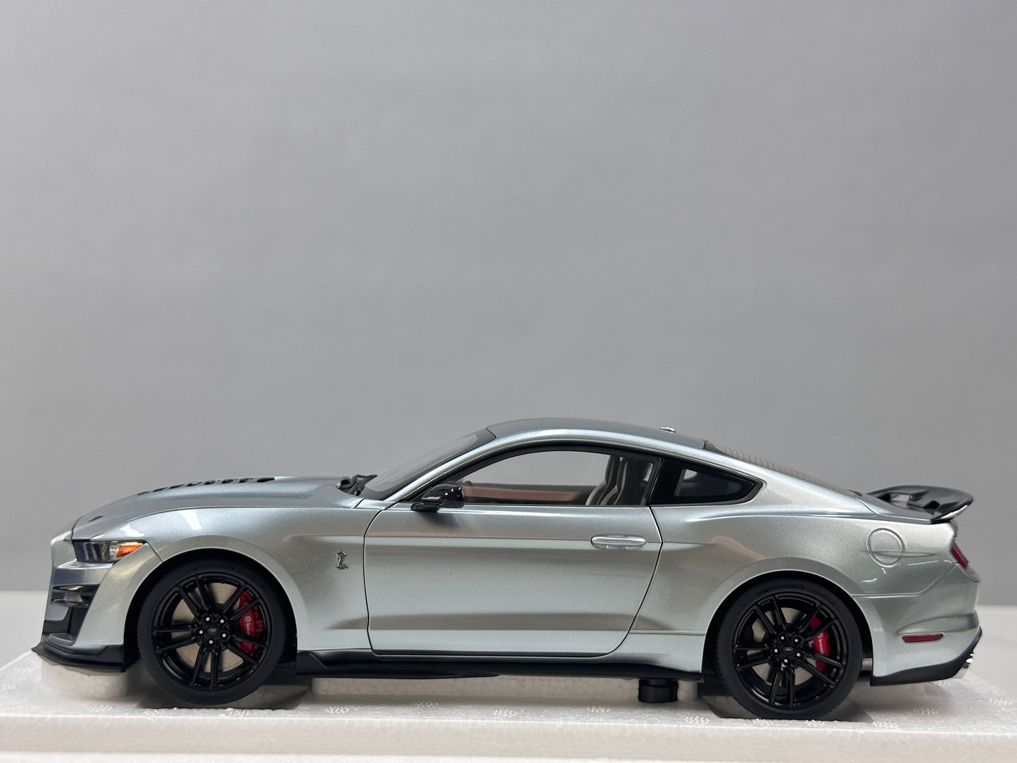 AUTOart 1/18 Ford Mustang Shelby GT500 Silver 73096