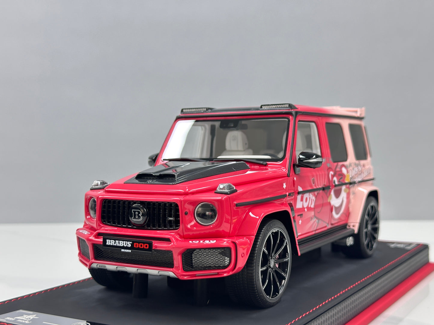 BBA Model 1/18 Brabus G800 "Lotso" (Strawberry Bear) BBA083