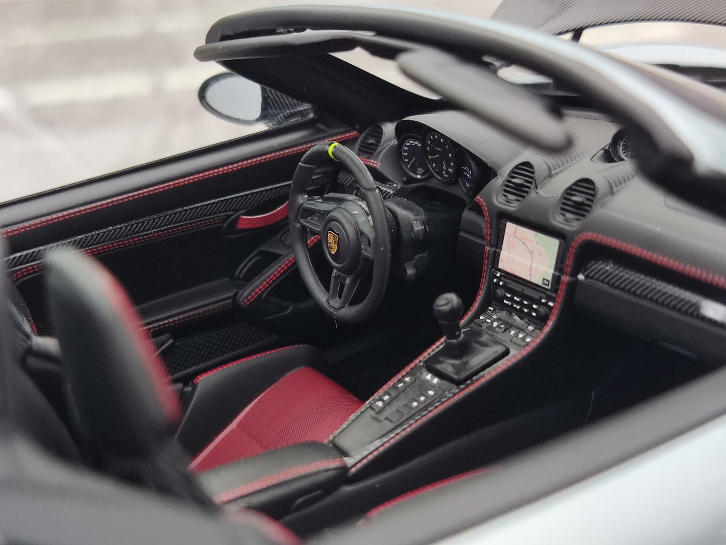 MINICHAMPS 1/18 Porsche 718 SPYDER RS 2024 Glacier Silver Alloy Model 113063133