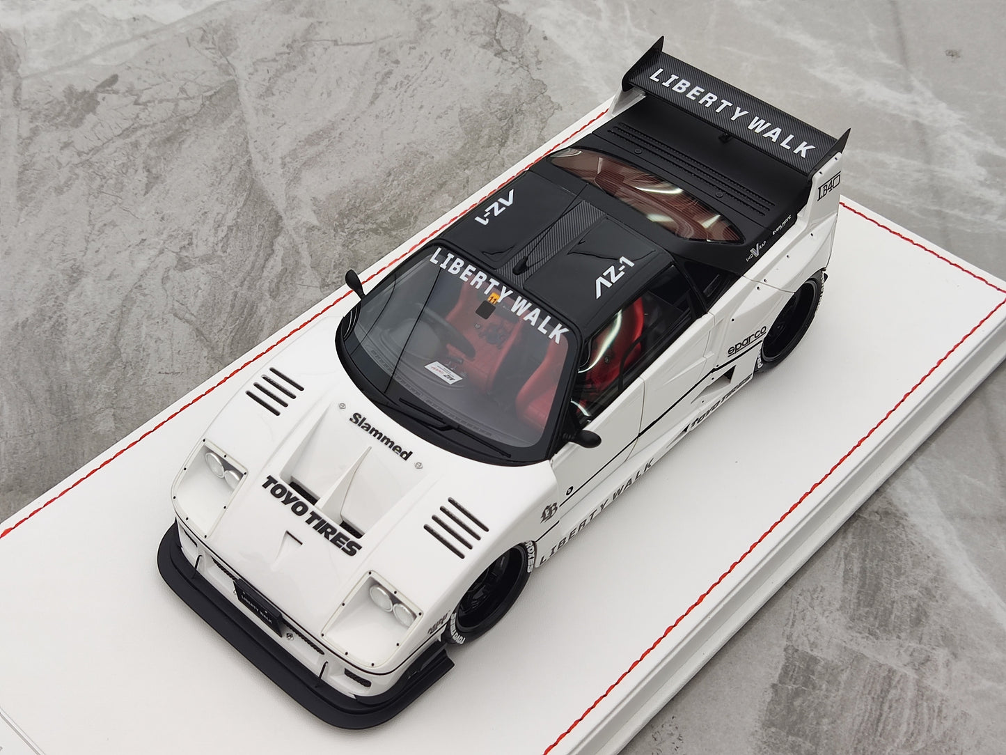 RUNNER 1/18 Ferrari F40 AZ-1 White Limited Edition Model Car JM-RNR017