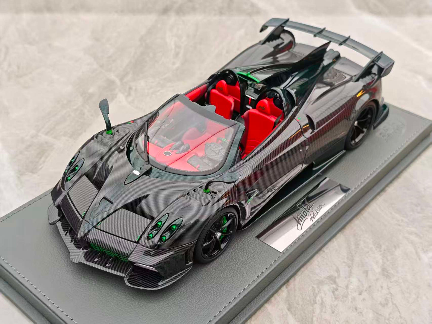 BBR 1/18 Pagani Imola Roadster Black Carbon Fiber P18250D